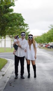 Halloween Family Costumes. Easy family costumes. Oh Lola.