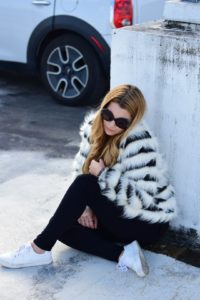 faux-fur-coat-oh-lola-miami-fashion-blogger-kimberly-pfaehler-black-and-white