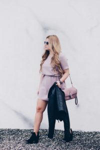 How to Wear a Patent Leather Crackle Jacket with Oh Lola Blog (Kimberly Pfaehler) Miami-fashin-blogger. Mauve dress an ankle boot. 
