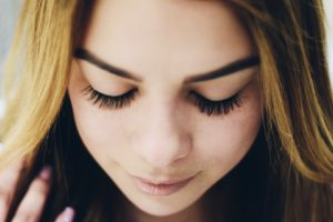 Everything You Need To Know About Eyelash Extensions with StylishBrows by OH LOLA. D.C. fashion and lifestyle blogger. Lola Pfaehler!